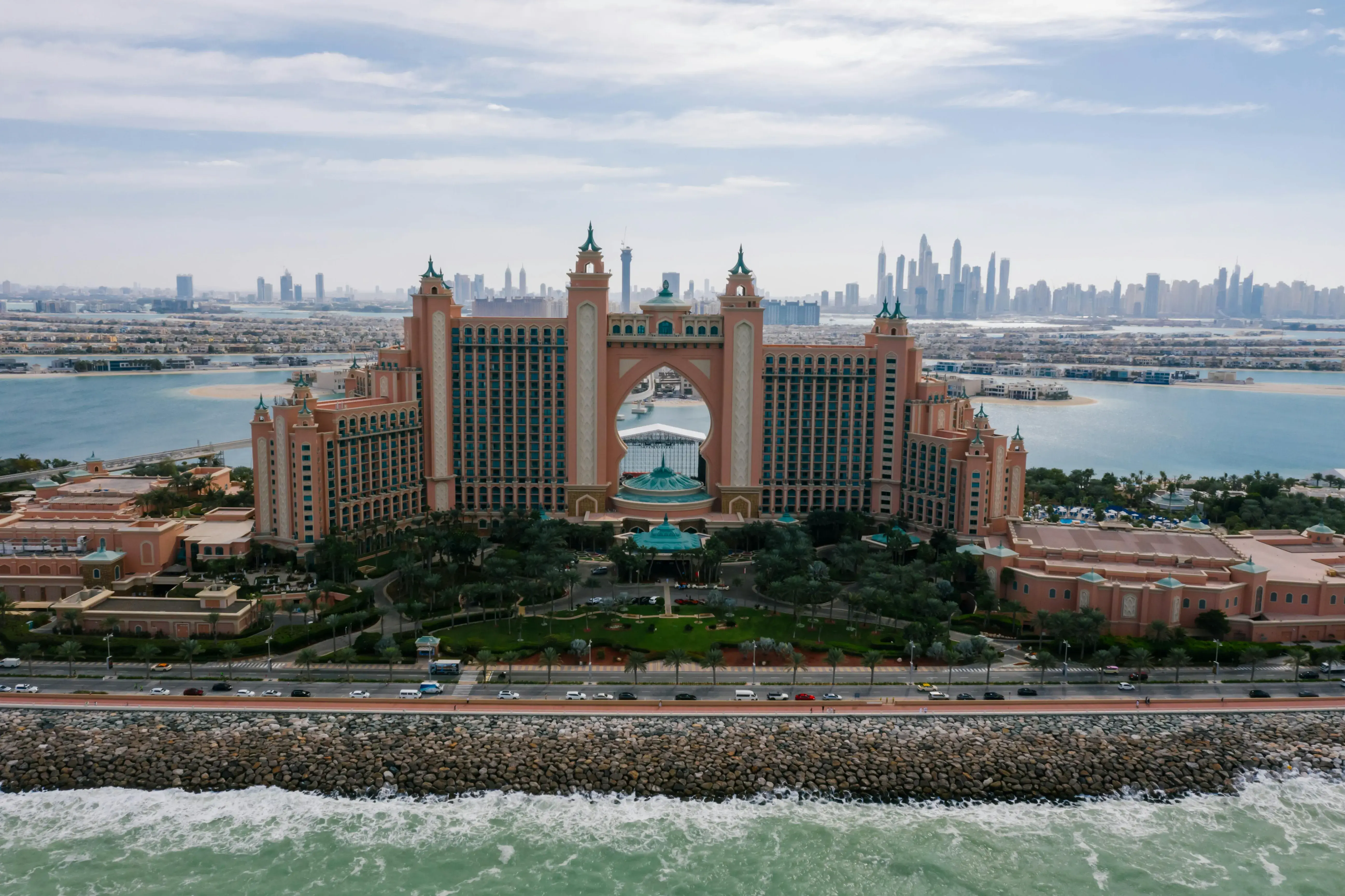 Atlantis Hotel On Sea Shore In Dubai